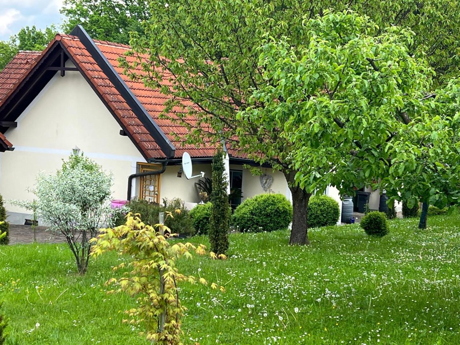 Ferienwohnung Dorner Spielfeld Bagian luar foto